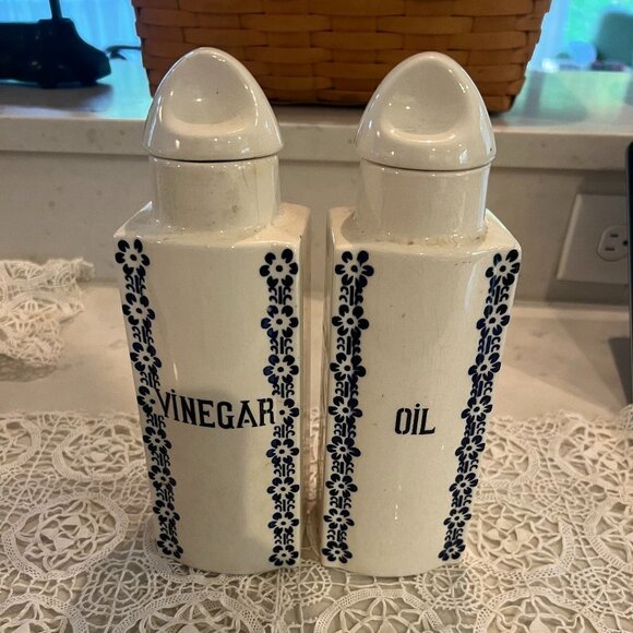 Set of 2  Dek 1623 Ges Geschatzt Vinegar and Oil bottles - Picture 1 of 11